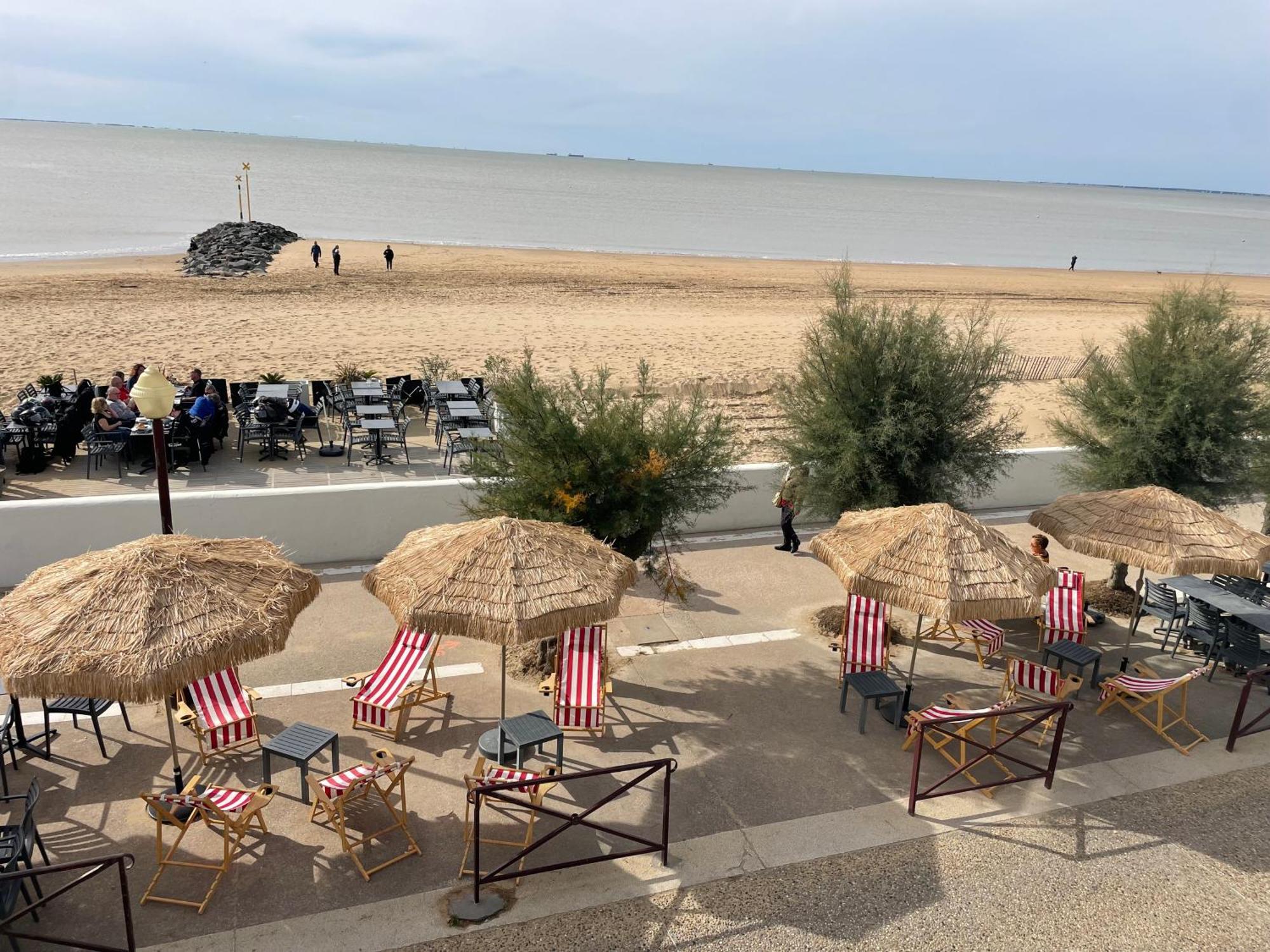 Acadie Saint Victor - Hotel Restaurant - Face Mer - Chatelaillon Plage Exterior foto