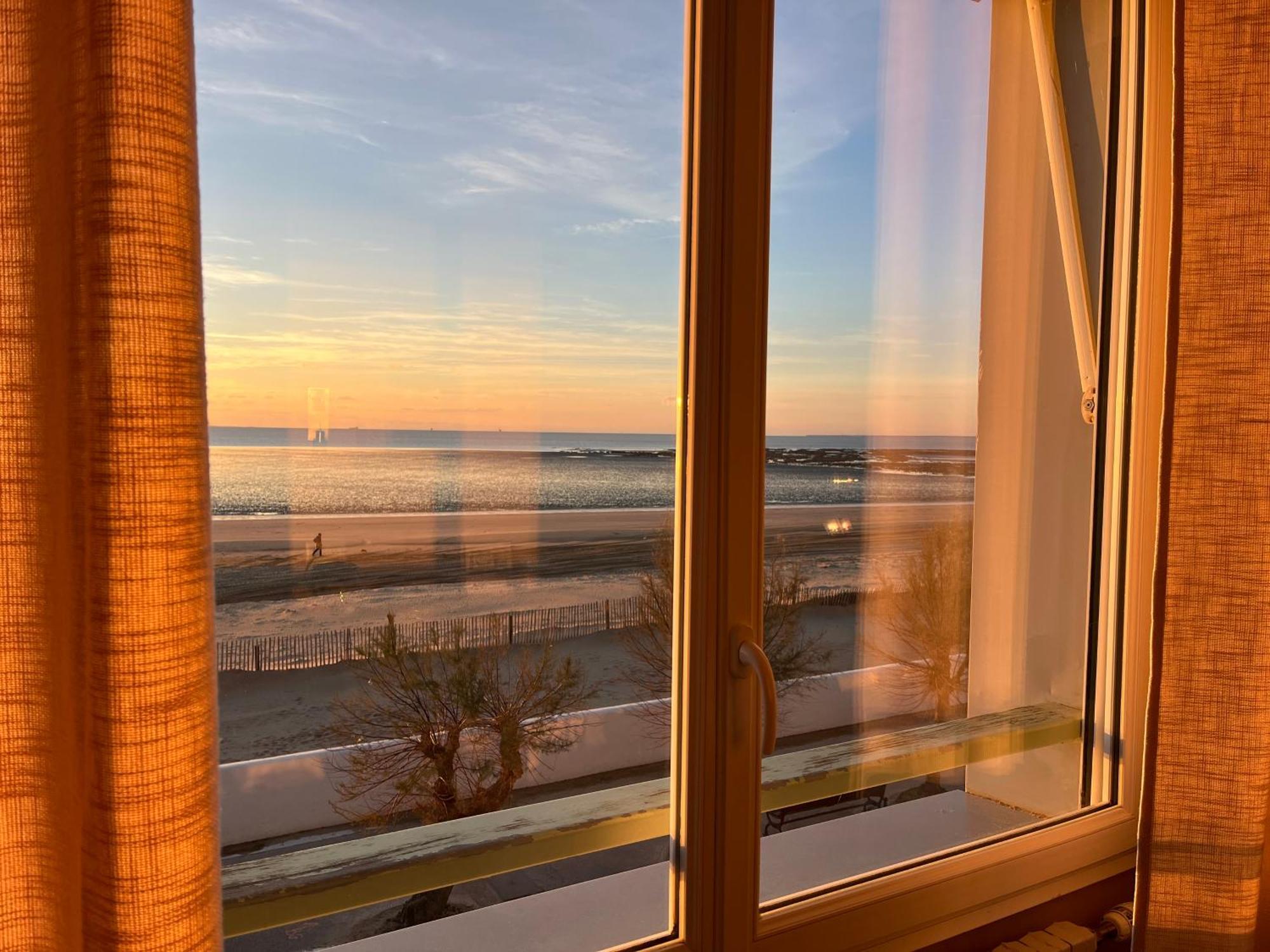 Acadie Saint Victor - Hotel Restaurant - Face Mer - Chatelaillon Plage Exterior foto