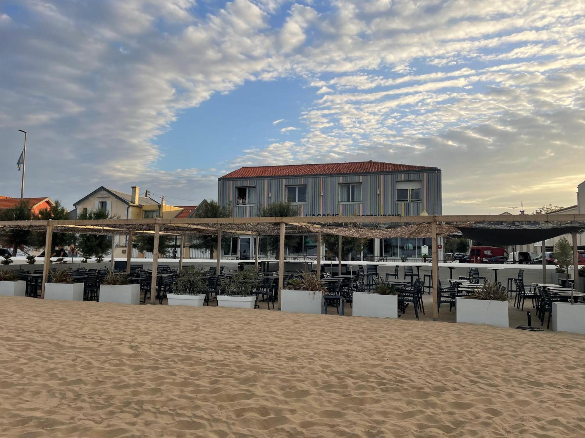 Acadie Saint Victor - Hotel Restaurant - Face Mer - Chatelaillon Plage Exterior foto