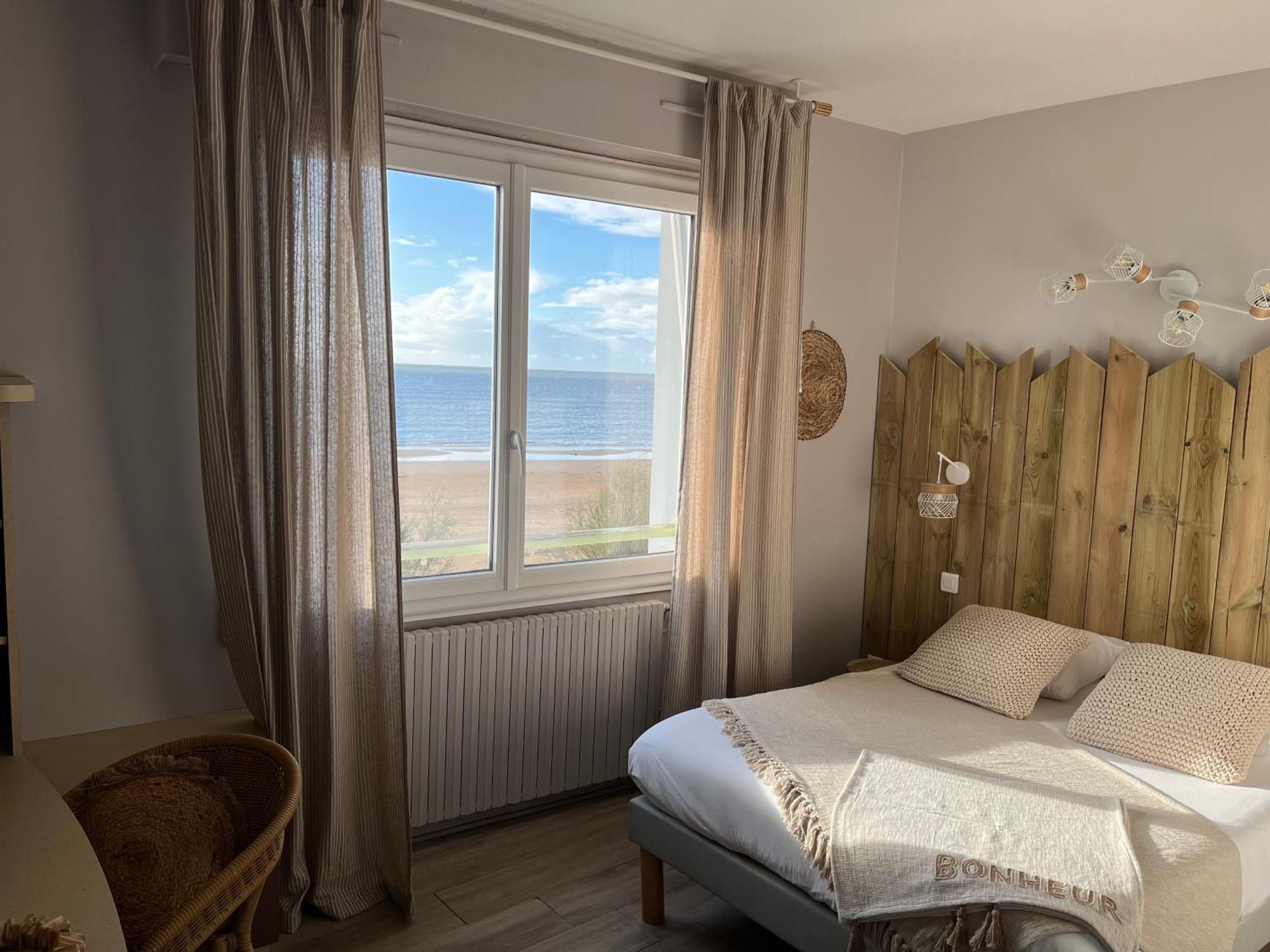Acadie Saint Victor - Hotel Restaurant - Face Mer - Chatelaillon Plage Exterior foto