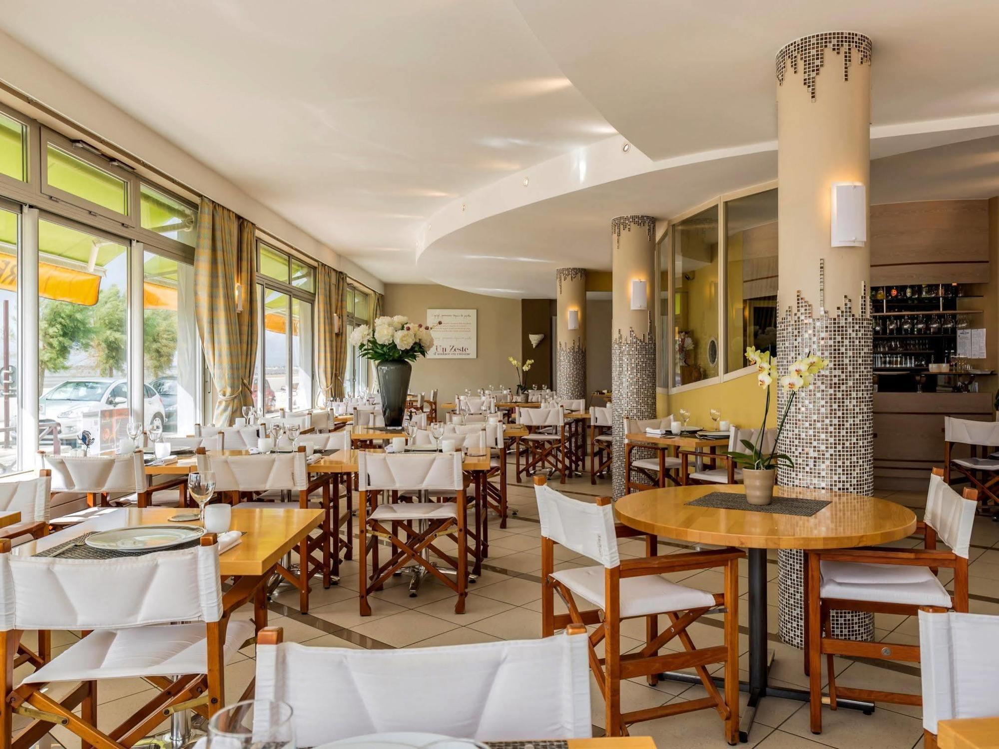 Acadie Saint Victor - Hotel Restaurant - Face Mer - Chatelaillon Plage Exterior foto