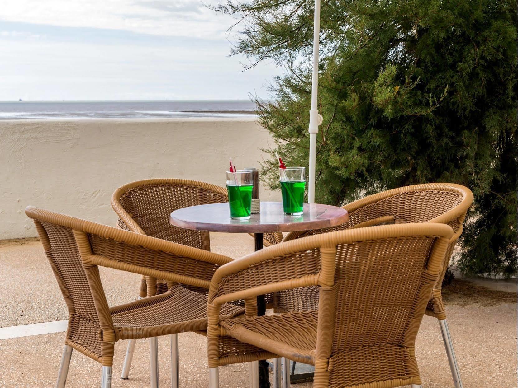 Acadie Saint Victor - Hotel Restaurant - Face Mer - Chatelaillon Plage Exterior foto